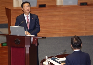 법무장관 “野 검사 탄핵, 사법시스템 근간 흔드는 일”