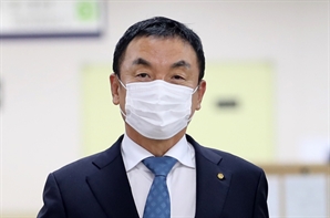 檢 ‘도이치모터스 주가 조작 의혹’ 권오수, 2심도 8년 구형