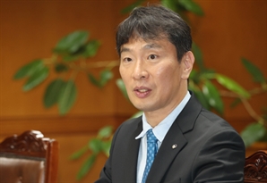 이복현 “증권사, PF로 쉽게 돈 버는 영업 관행 바꿔야”