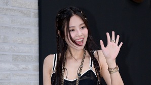 블랙핑크 제니, 귀여운 손 인사 [SE★포토]