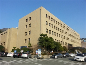 ‘부산 오피스텔 추락사’ 여성 스토킹 혐의 20대男, 징역 3년6개월