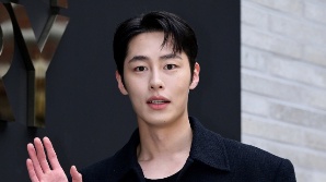 이재욱, 유달리 붉은 손 [SE★포토]