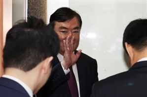 떠나는 싱하이밍 "한중, 이사갈 수 없는 이웃"