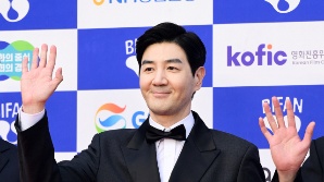 한상진, 부드러운 손 인사 [SE★포토]