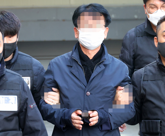 더불어민주당 이재명 대표를 흉기로 찌른 혐의 등으로 기소된 김모(67)씨에게 징역 15년이 선고됐다. 연합뉴스