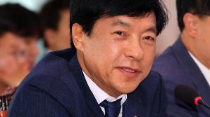 ‘대북송금’ 수사 검사, 이성윤 고소…“대변 루머로 심각한 명예훼손”