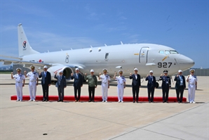 [영상] 현존 최강 '잠수함 사냥꾼' P-8A 포세이돈 떴다[이현호 기자의 밀리터리!톡]