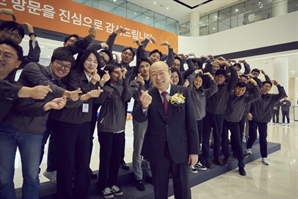 할증률 10%·PBR 0.28배 "한화 공개매수가 너무 싸다" [시그널]