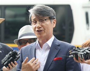 檢, 김여사·최재영 면담 일정 조율한 대통령실 행정관 조사