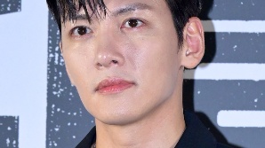 지창욱, 짙은 향기에 정신이 혼미해 [SE★포토]