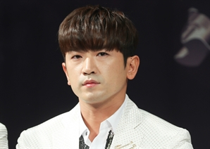 “성추행 무혐의 도와줄게”…신화 이민우 재산 26억 원 가로챈 지인, 징역 9년