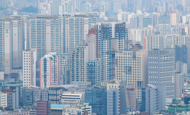 서울 시내 아파트 단지 전경. 연합뉴스