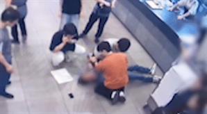 학생식당서 '쿵' 쓰러진 50대…한달음에 달려가 살린 '중앙대 3인방' 정체는?