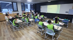 서울 학생 수 1.7만 명 줄어…학급 수도 811개 ↓