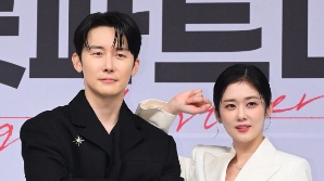 김준한·장나라, 흑과 백 케미 [SE★포토]