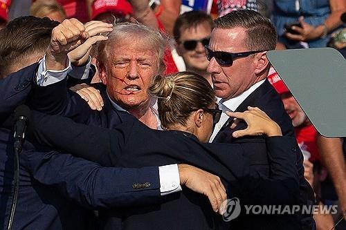 총기 피격 당한 도널드 트럼프 전 미국 대통령. AFP 연합뉴스 자료사진