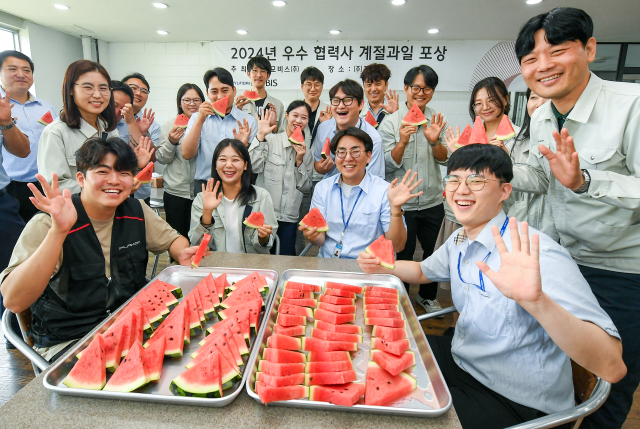 현대모비스가 전국 AS 우수 협력사 200곳에 계절 과일인 수박 1만 통을 전달했다. 사진 제공=현대모비스