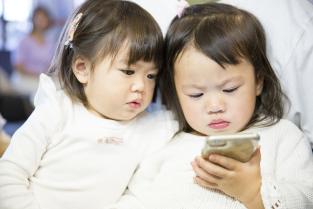 아이 떼쓸때마다 동영상 틀어주는 부모 'NO!”…연구진이 권하는 시청 시간은?