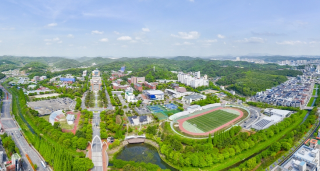 경상국립대 가좌캠퍼스 항공사진.