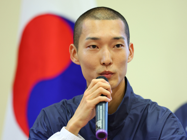 대한민국의 2024 파리올림픽 개회식 남자 기수를 맡게 된 육상의 우상혁. 연합뉴스