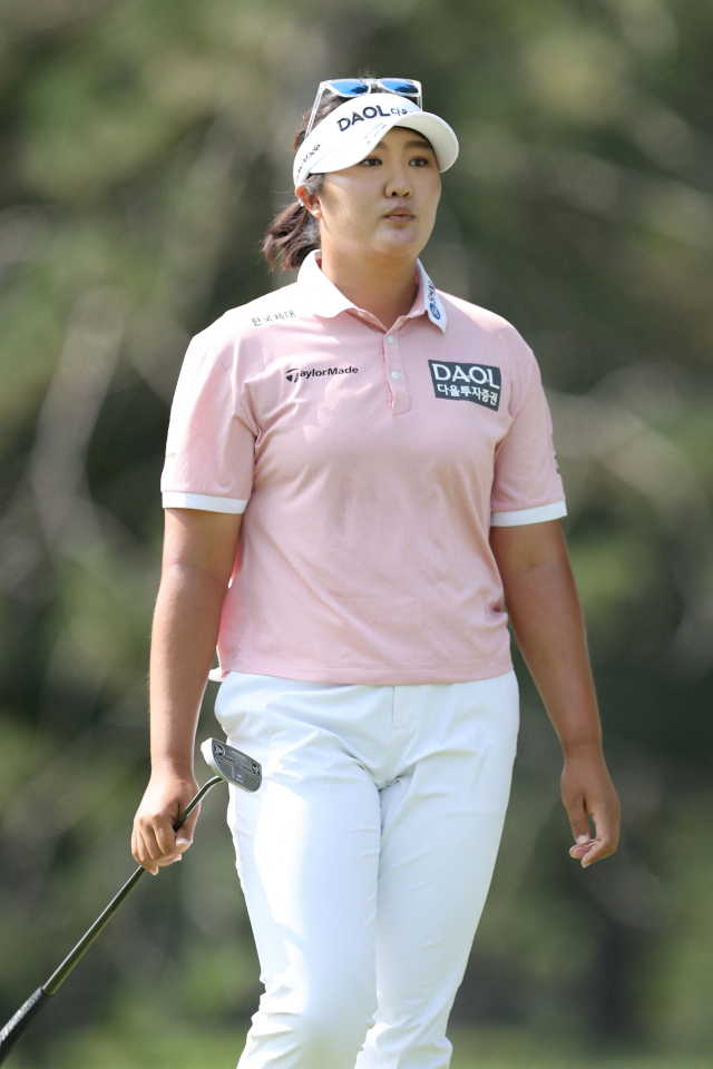 유해란이 LPGA 투어 데이나 오픈 최종 라운드에서 그린을 응시하고 있다. AFP연합뉴스