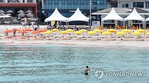 전국서 물가 비싸다 들끊자…제주도, 평상 대여료 추가 인하