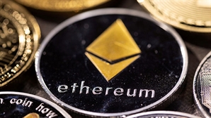 이더리움 현물 ETF 거래 개시했지만…비트코인 '털썩'