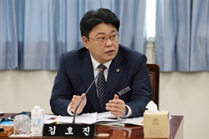 재정 확보 '0원'인데 핵심 현안 정상추진?…김호진 전남도의원 "민선8기 공약이행 맹탕"