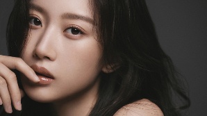 문가영, 부드러움·고혹함 공존하는 새 프로필 공개