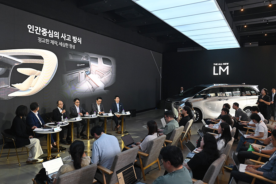 렉서스 디 올 뉴 LM 500h 출시. 김학수 기자