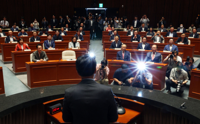 한동훈 국민의힘 대표가 25일 오전 국회에서 열린 의원총회에서 발언하고 있다. 연합뉴스