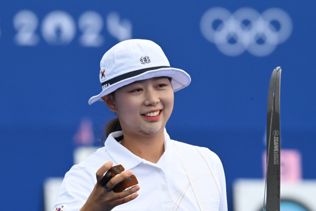 '압도적 기량' 임시현, 세계新으로 랭킹라운드 1위[올림픽]