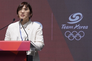 ‘올림픽 레전드’ 장미란, ‘2024 파리올림픽’ 개막식 참석…유인촌은 패럴림픽 개막식에