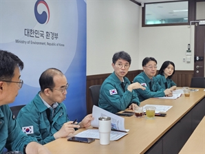 김완섭 환경장관 "홍수·녹조·폭염 등에 총력 다해달라"