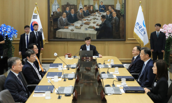 이창용 한국은행 총재가 11일 오전 서울 중구 한국은행에서 열린 금융통화위원회 본회의에서 회의를 주재하고 있다. 사진제공=한국은행