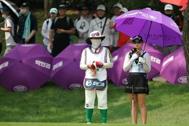 “18홀에 물 10병 마신 적도”…건강 챙기고, 스코어도 잡는 ‘땡볕 라운드’ 요령