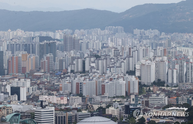 서울 남산에서 바라본 시내 아파트 모습/사진=연합뉴스