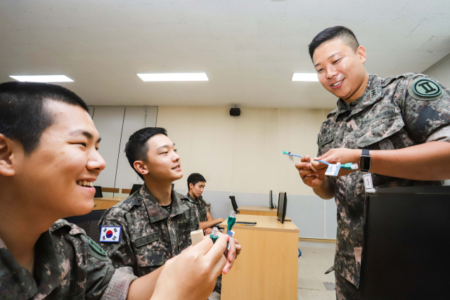 육군, 전역 간부 ‘재임용’…예비역 간부 30% 늘어났다