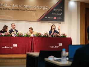 "예쁜 노래 의미없어…끓어오르는 감정 표출 도울 것"
