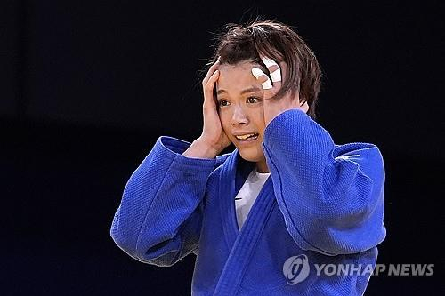 '꼴불견' '일본의 수치' 일본 선수 비난 SNS 악성댓글에 결국 [지금 일본에선]