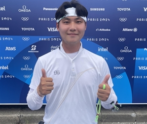 [속보] 이우석, 양궁 남자 개인전 8강 진출…중국 선수 꺾어