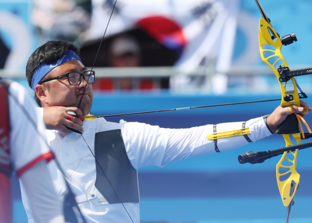 [속보]양궁 남자 개인전 은메달 확보…김우진·이우석, 4강 맞대결