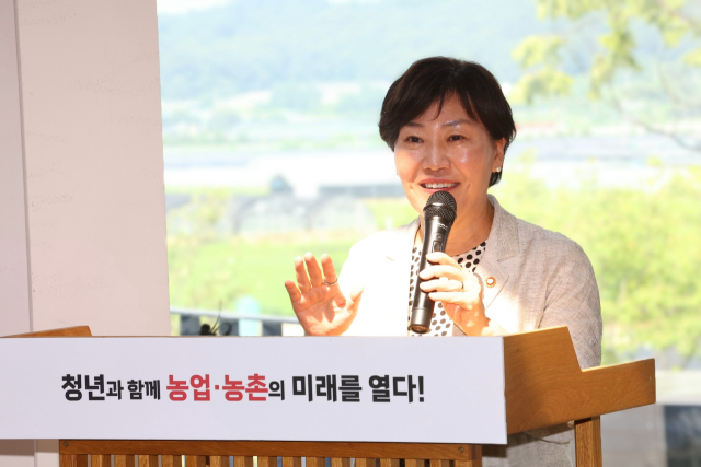 송미령 농림축산식품부 장관이 5일 충북 진천 '뤁스퀘어'에서 열린 농업·농촌 청년정책 현장토론회에서 인사말을 하고 있다. 사진제공=농식품부