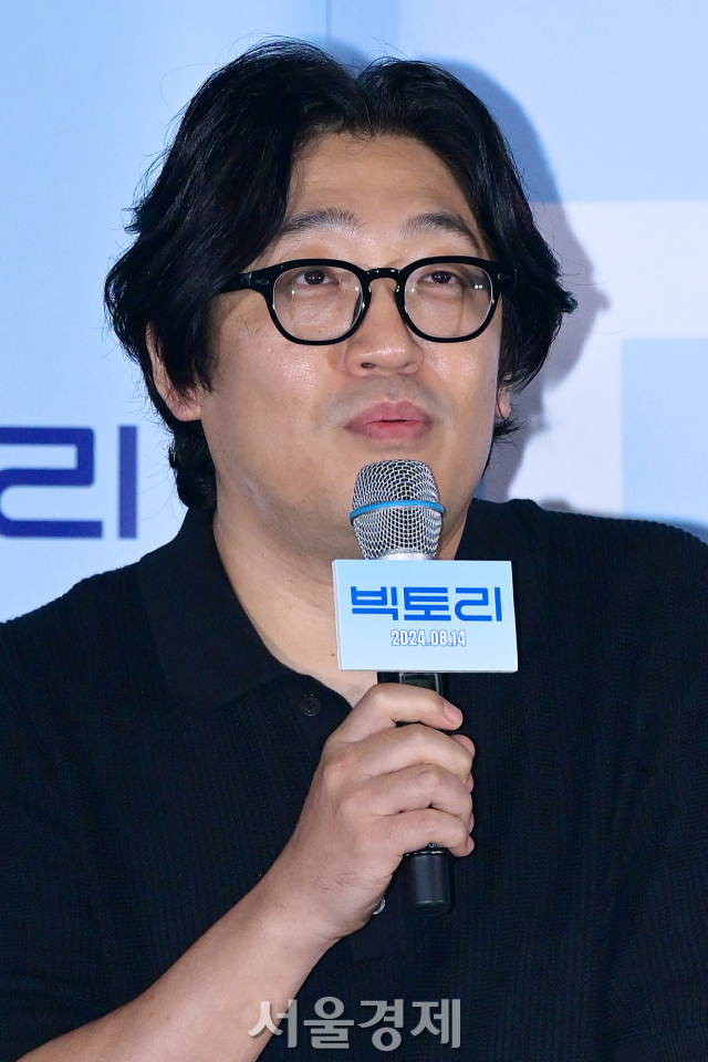 박범수 감독이 5일 오후 서울 용산구 CGV 용산아이파크몰에서 진행된 영화 ‘빅토리’(감독 박범수) 언론배급시사회 및 기자간담회에서 소감을 말하고 있다. 김규빈 기자 2024.08.05