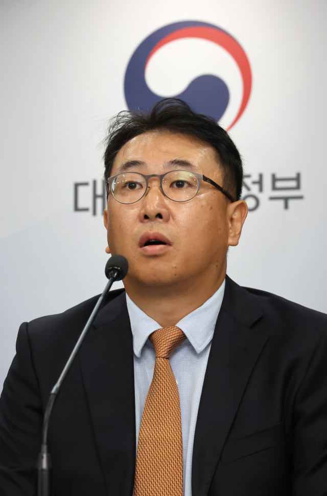 김상부 세계은행 디지털전환 신임 부총재 내정자가 6일 서울 종로구 정부서울청사에서 열린 본인의 선임 관련 브리핑에서 인사말을 하고 있다. 연합뉴스