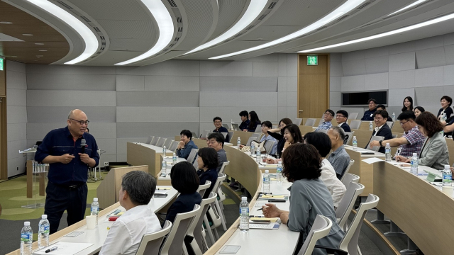 6월 울산시 공무원 30명이 SK 울산CLX에서 진행된 공무원 민간기업 교육에 참여하고 있다. 사진 제공=SK이노베이션