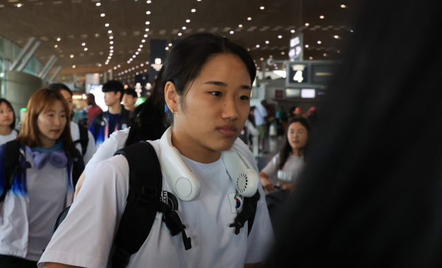 '작심 발언' 남긴 안세영, 어수선한 분위기 속 귀국길 올라 [올림픽]