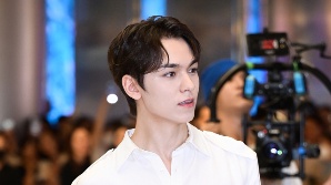 세븐틴 버논, 퇴장까지 멋있게 [SE★포토]