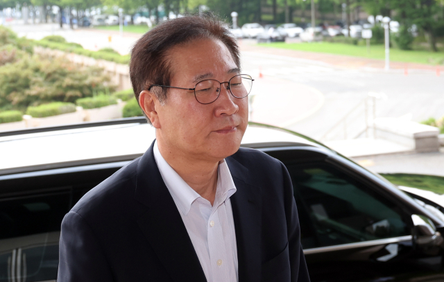 박성재 법무부 장관이 8일 오전 경기도 과천시 정부과천청사 법무부로 출근하고 있다. 뉴스1