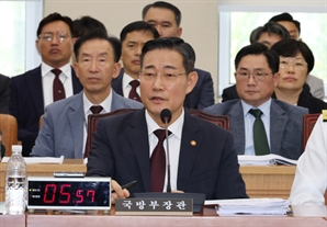 군 "북한 주민 1명 한강 하구 통해 귀순"
